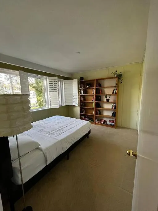 Urban Oasis-Spacious Retreat Apartment Toronto