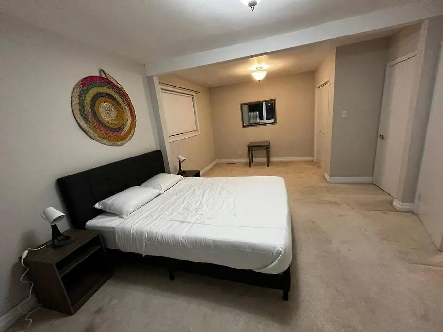 Urban Oasis-Spacious Retreat Apartment Toronto