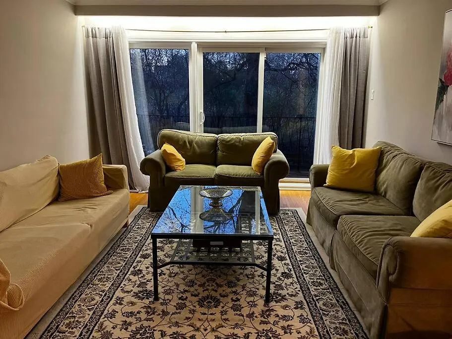 Urban Oasis-Spacious Retreat Apartment Toronto