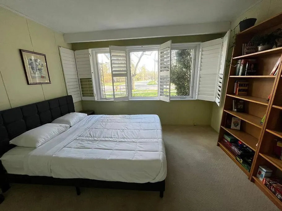 Urban Oasis-Spacious Retreat Apartment Toronto 0*,  Canada