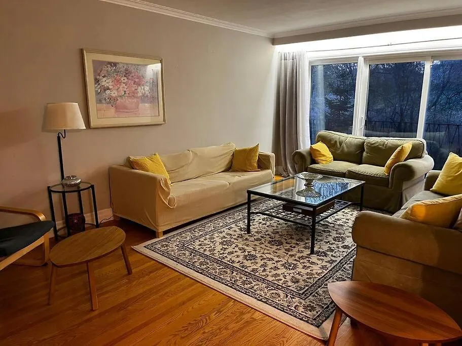 Urban Oasis-Spacious Retreat Apartment Toronto